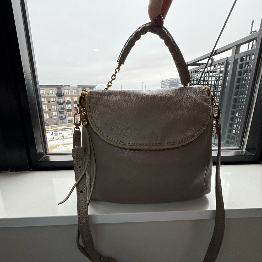 HOBO Fern Foldover Messenger bag in Pebbled Leather Taupe - Picture 7 of 13